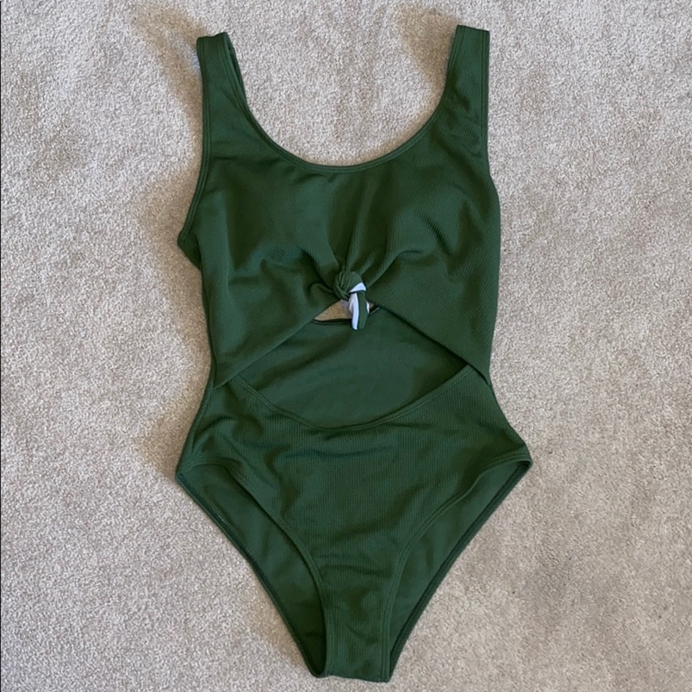 Zaful green one piece Bathing Suit w/ cutout